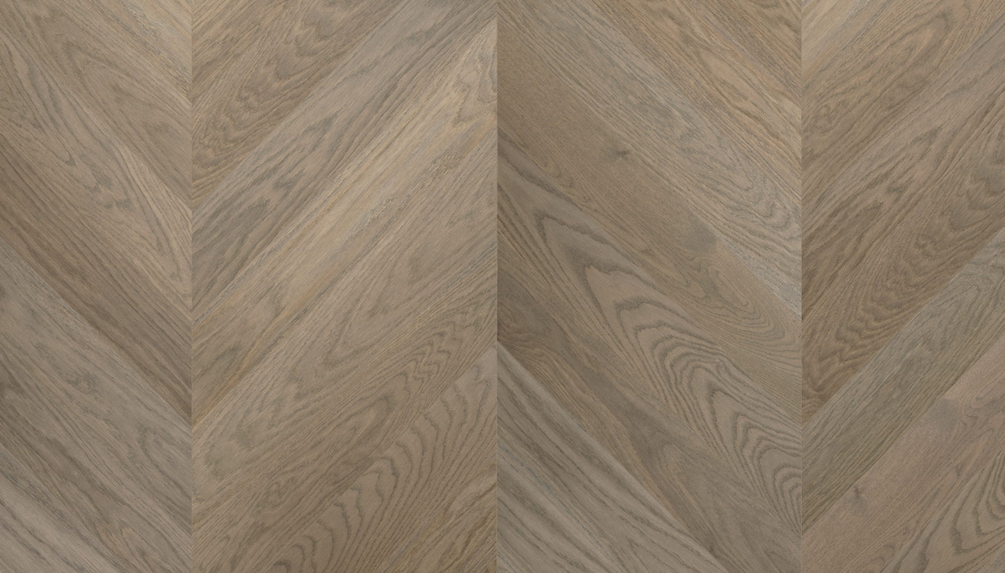 „Chevron“ rašto ąžuolo parketlentės „Nordic S Gipsy“ R+L T&G P Light Brushed Extra Matt Lacquered 5% Gloss – #15522