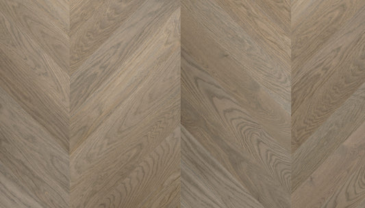 „Chevron“ rašto ąžuolo parketlentės „Nordic S Gipsy“ R+L T&G P Light Brushed Extra Matt Lacquered 5% Gloss – #15522